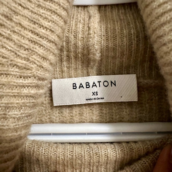Aritzia Babaton Lacombe Oversized Turtleneck Sweater - Picture 4 of 5